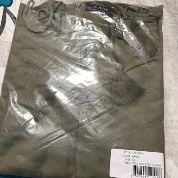 Caara Cold Shoulder Jumper Army Green size X-Small new with tags #106 - Picture 5 of 8